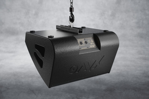 FAVO-tm15-on-hook-top-back.jpg